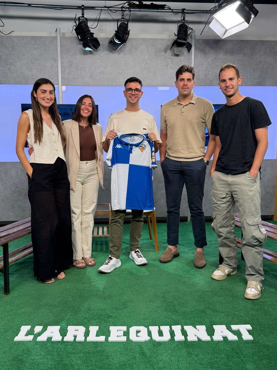 Joan Muñoz Consentino 🧅 (@joanmunozz) on Twitter photo Avui hem tancat una temporada més de <a href="/LArlequinat/">L'Arlequinat</a>. Moltes gràcies a tot l’equip de <a href="/TVSabadell/">TV Sabadell Vallès</a> per fer-la possible i a tots els arlequinats i arlequinades que heu estat a l’altra banda cada dilluns. Ens retrobem aviat! Avui hem tancat una temporada més de <a href="/LArlequinat/">L'Arlequinat</a>. Moltes gràcies a tot l’equip de <a href="/TVSabadell/">TV Sabadell Vallès</a> per fer-la possible i a tots els arlequinats i arlequinades que heu estat a l’altra banda cada dilluns. Ens retrobem aviat!