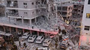 La destrucción de Palestina y Tel Aviv es obra de dos psicópatas y terroristas, asesinos de niños, periodistas, médicos, científicos: Netanyahu y Trump. Dos malditos que deberían pagar caro, la cadena perpetua dictada por la Corte Internacional. Deben caer como Hitler.