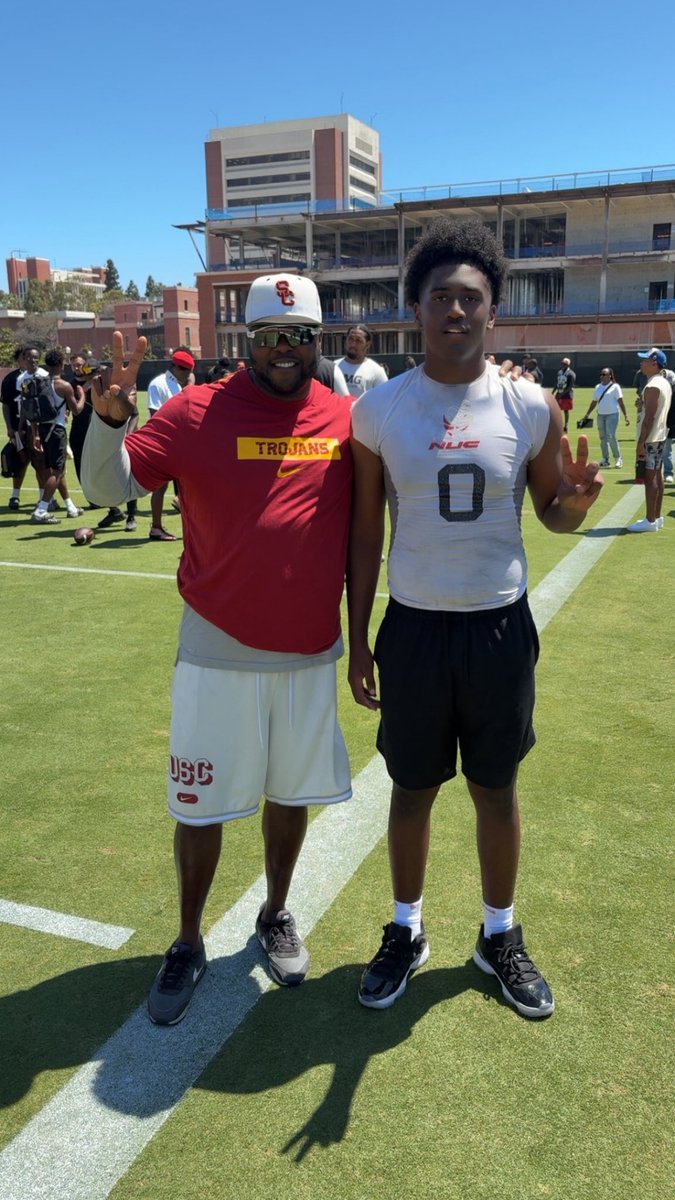ChanceArchangel's tweet photo. I Learned a lot and Got some Great work in today @uscfb   
@LincolnRiley  @Coach_Henny  @RecruitLouisian  @On3Recruits  @ryantoine   @247Sports  @skiezwamp  @RecruitLouisian  @samspiegs https://t.co/upjAe3P16w