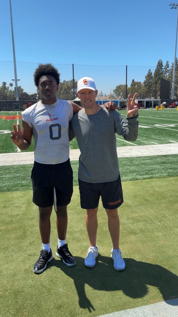 ChanceArchangel's tweet photo. I Learned a lot and Got some Great work in today @uscfb   
@LincolnRiley  @Coach_Henny  @RecruitLouisian  @On3Recruits  @ryantoine   @247Sports  @skiezwamp  @RecruitLouisian  @samspiegs https://t.co/upjAe3P16w