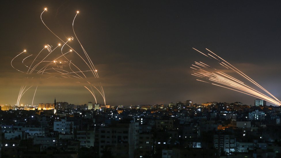 TomasLainer's tweet image. 🛡️🇮🇱 || ¿CÓMO EL DOMO DE HIERRO DE ISRAEL DETIENE LOS MISILES IRANÍES Y SALVA MILLONES DE VIDAS EN LA GUERRA?
——🧵 ABRO HILO