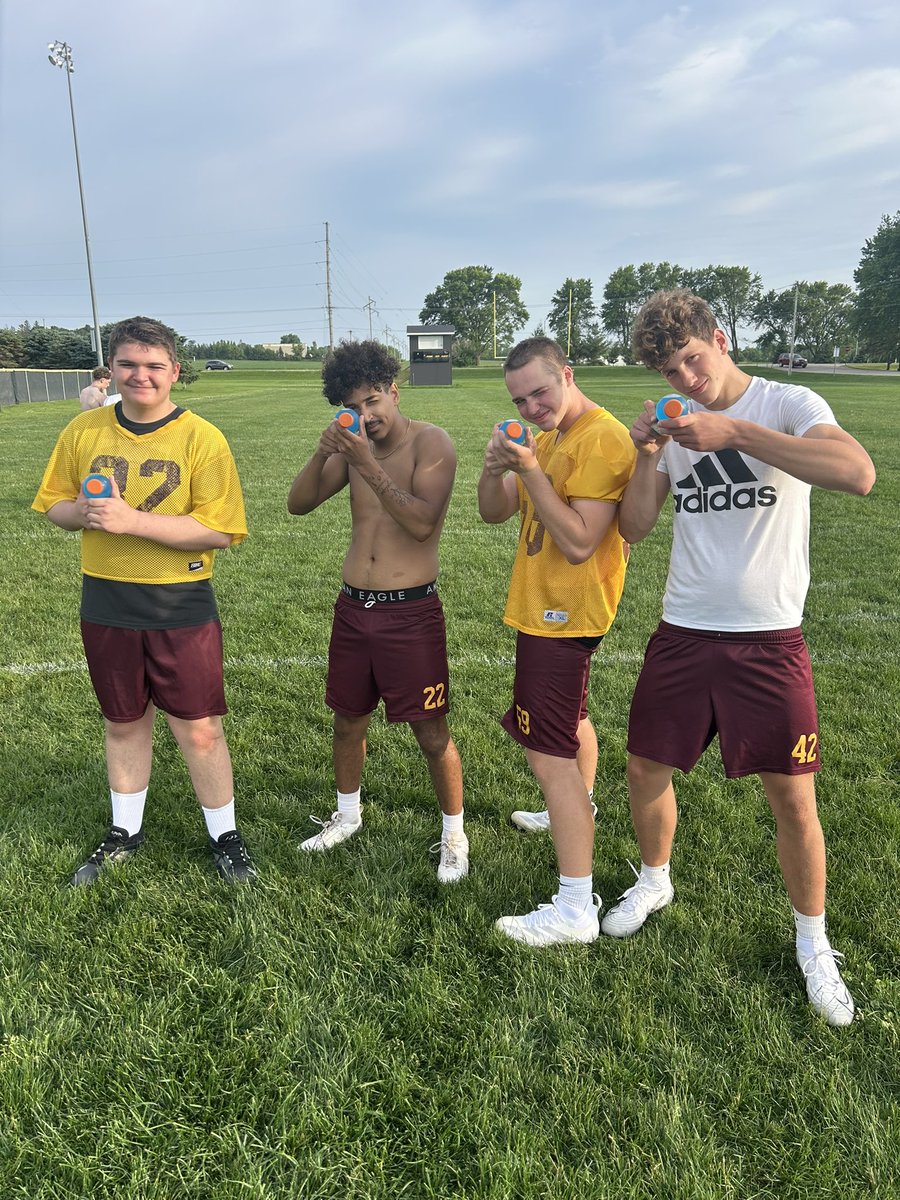 Stewartville Football (@stewiefootball) on Twitter photo Turned out to be a beautiful night for OTA #2! #Effort award winners tonight were Leif Carlson, <a href="/Malik_abdi22/">Malik abdi</a>, <a href="/tommylof09/">Tommy Lofgren</a>, and Isaac Speer! šØšŖ
#WaterIt #FIF #TigerPride Turned out to be a beautiful night for OTA #2! #Effort award winners tonight were Leif Carlson, <a href="/Malik_abdi22/">Malik abdi</a>, <a href="/tommylof09/">Tommy Lofgren</a>, and Isaac Speer! šØšŖ
#WaterIt #FIF #TigerPride