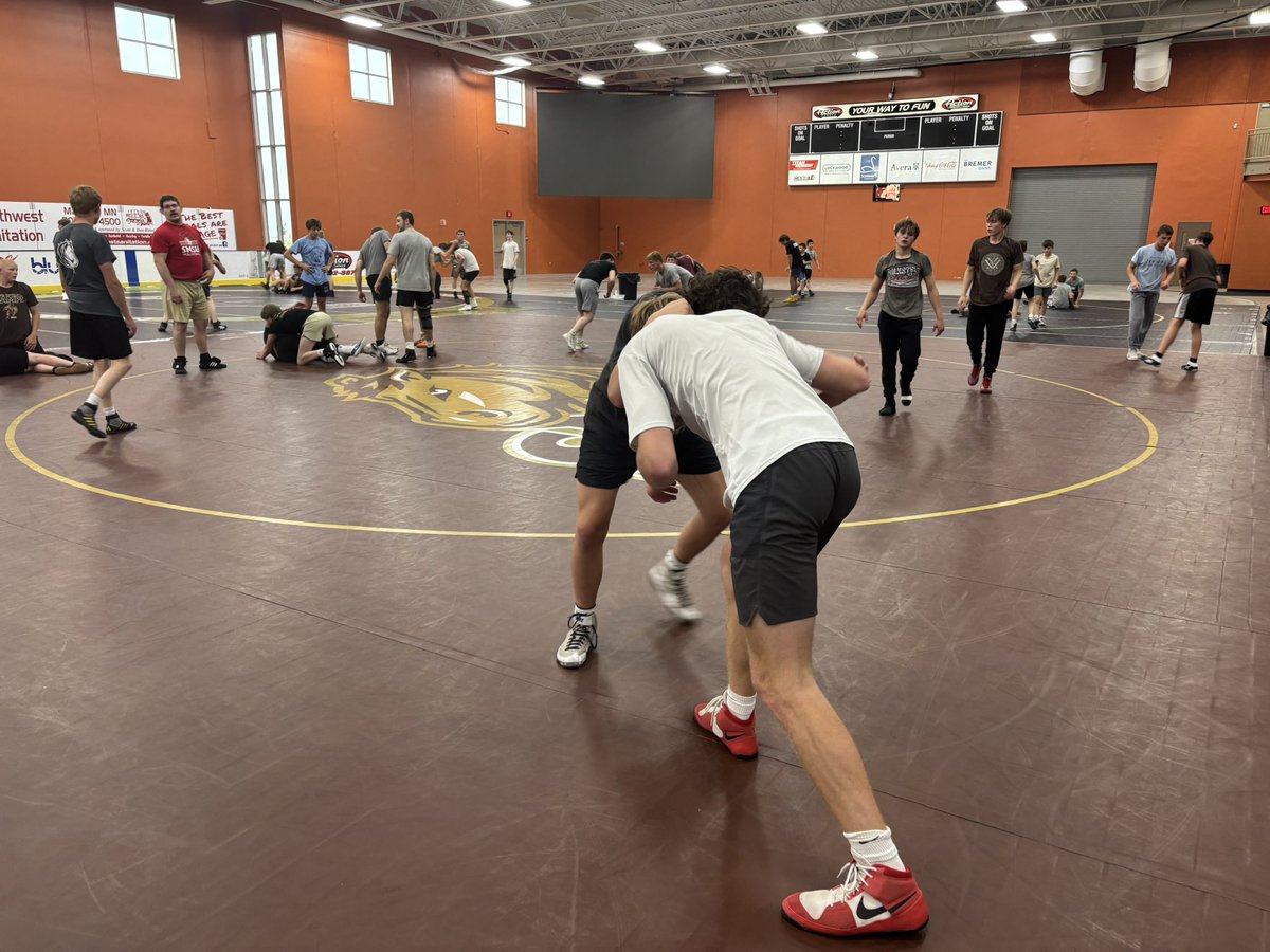 Camps have officially begun! Thanks to Red Baron Arena for playing host!

#letsride