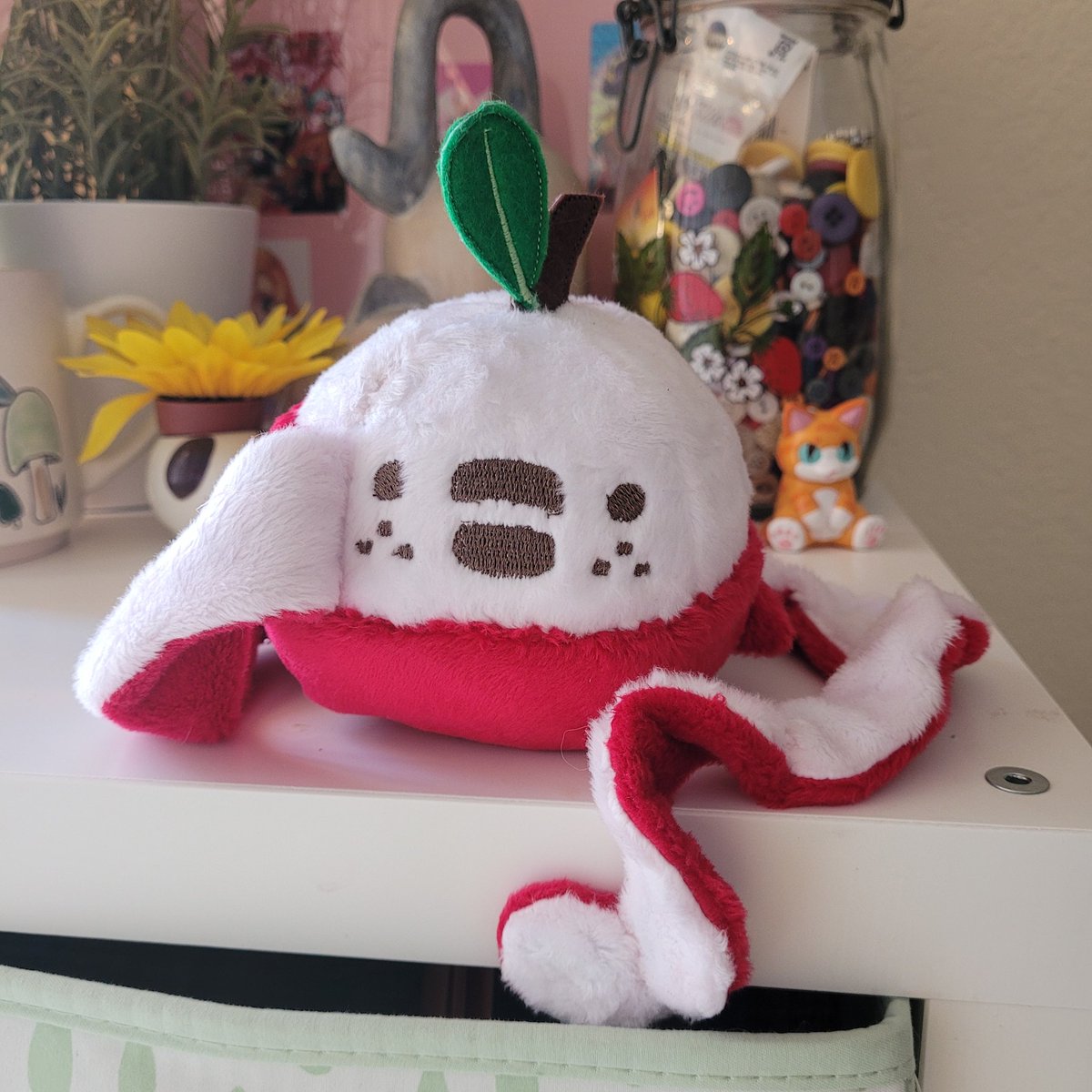 The korpokkur of the day is... an apple korpokkur that you can peel! 🍎