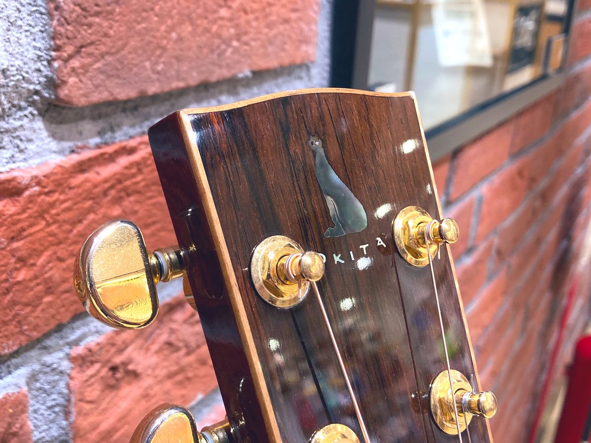 そういえば、、、
新　相棒です。
完全に永久保存版の自分用。
ついに手にしてしまいました。
自分の要望にすんごい応えてくれるぎたあ。

#沖田ギター
#okitaguitars