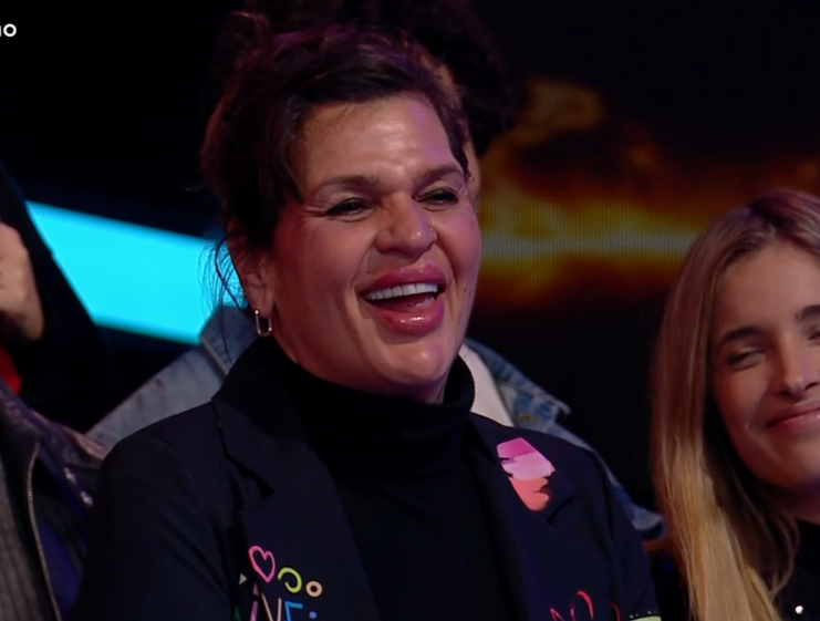 aarontsuarez's tweet photo. SANDRA SE PUSO LABIOS??? OMG 

#GranHermano https://t.co/JWen9EPiXL