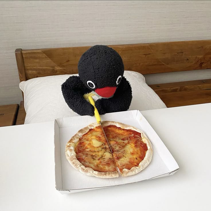 <a href="/NicoCoreTop/">nicocore |</a> Nico comiendo su pizza de sabores exóticos be like:
(Foto 100% real) 🎄.