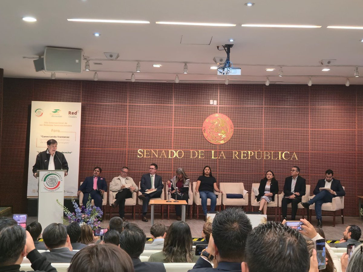 JosePablo_Monte's tweet photo. 🌍 16 de junio | Día Internacional de las Remesas Familiares

Hoy reconocemos el esfuerzo, sacrificio y amor que miles de familias mexicanas reciben desde el extranjero.

💸 Las remesas no solo son un sustento económico, son un lazo de esperanza y un reflejo del profundo vínculo que nuestras y nuestros migrantes mantienen con su tierra.

Desde la @CAI_EDOMEX , trabajamos en conjunto con la Secretaría de Relaciones Exteriores para brindar atención cercana, humana y constante a nuestras comunidades en el exterior.

🤝 Reafirmamos que servir con compromiso es nuestro mayor deber.

Porque creemos en El Poder de Servir, acompañamos a quienes, desde lejos, siguen construyendo un México con el corazón siempre unido.