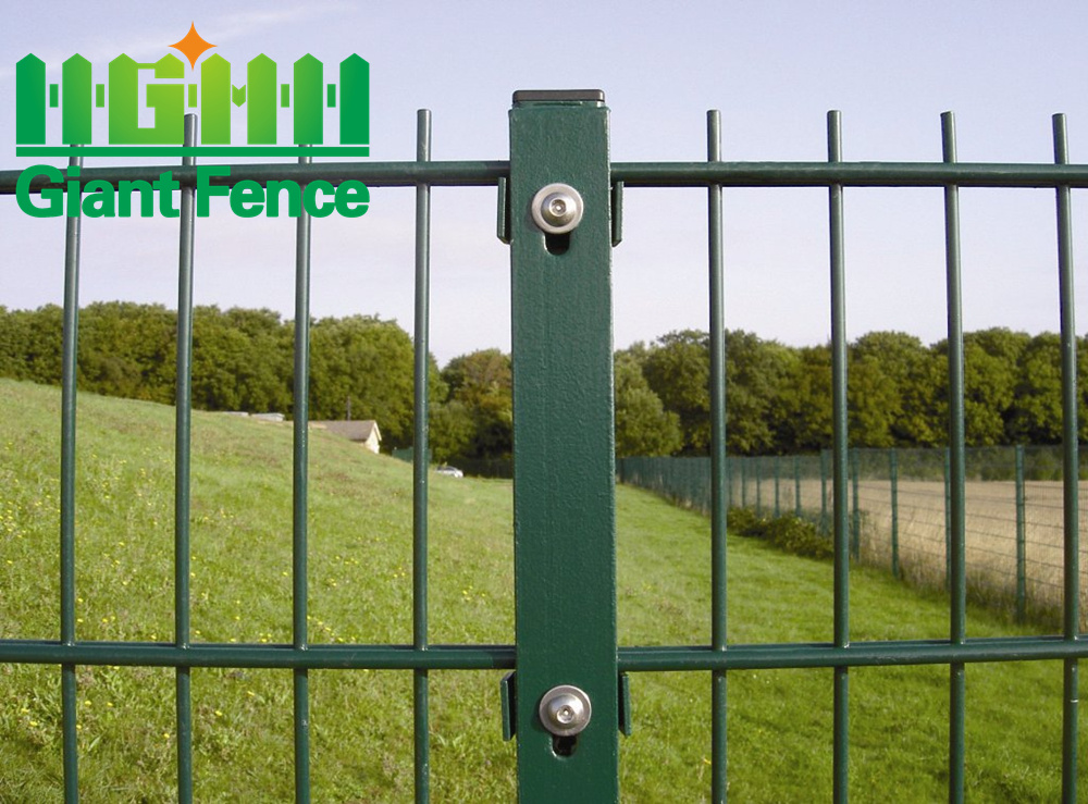 Amy64994722's tweet photo. The wire diameter of double wire fence is usually 6/5/6mm and 8/6/8mm. We can provide hot dipped galvanized and powder coating. #mesh #manufacturing #giantfence #manufacture #safety #giantfence #chinafence #fence #doublewirefence https://t.co/nt4epQ8HgN