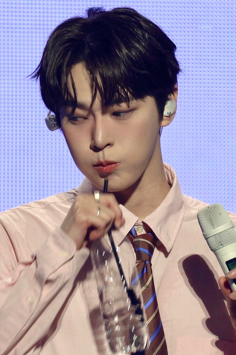 랑 .. tweet media