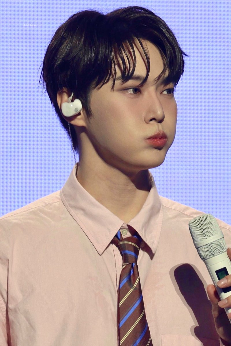랑 .. tweet media