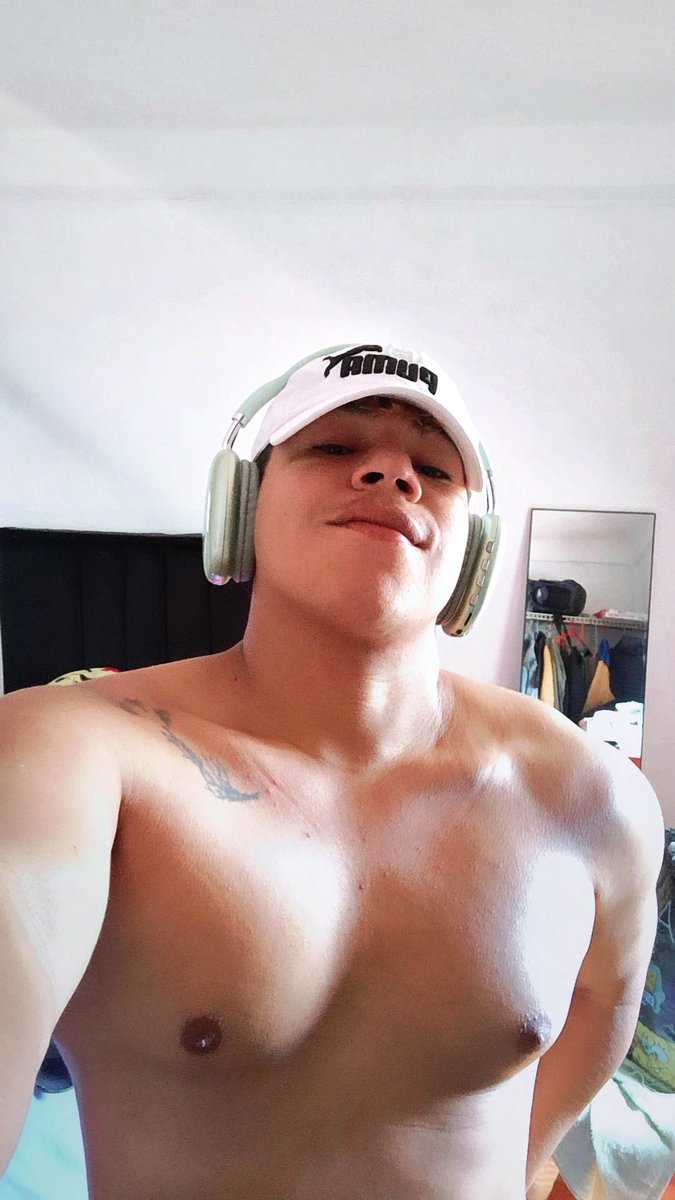 RodolfoChauran's tweet photo. Creando pechos firmes 👌🏾 https://t.co/M1UUQhCFdE