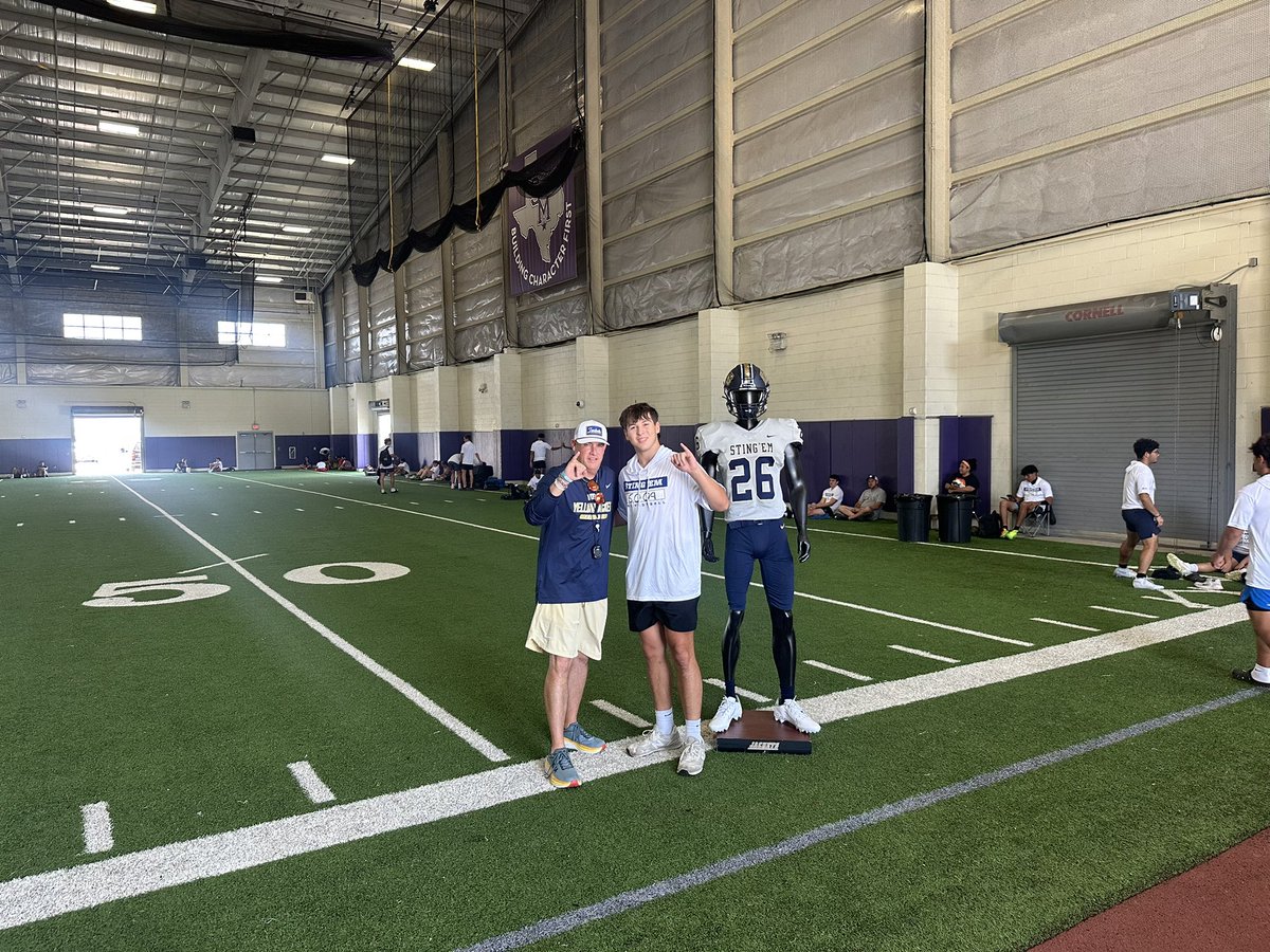 Braxton Jones CO ‘26 (@braxtonjones55) on Twitter photo After a great conversation with <a href="/CoachGipson11/">Coach Gipson</a> and <a href="/CoachEastmanHPU/">John Eastman</a> I’m blessed to receive an offer from <a href="/HPUFootball/">Howard Payne University Football</a> !
<a href="/CoachT_Marshall/">Trevor Marshall</a> <a href="/A_Pena4/">Al Pena</a> <a href="/ben_reid31/">Ben_Reid</a> <a href="/DripFB/">Dripping Springs HS Football</a> After a great conversation with <a href="/CoachGipson11/">Coach Gipson</a> and <a href="/CoachEastmanHPU/">John Eastman</a> I’m blessed to receive an offer from <a href="/HPUFootball/">Howard Payne University Football</a> !
<a href="/CoachT_Marshall/">Trevor Marshall</a> <a href="/A_Pena4/">Al Pena</a> <a href="/ben_reid31/">Ben_Reid</a> <a href="/DripFB/">Dripping Springs HS Football</a>