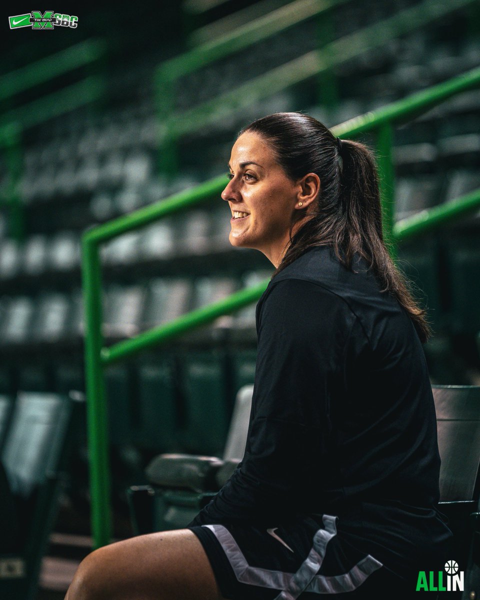 HerdWBB's tweet image. Happy Birthday to our Athletic Trainer @brandi_anders1 🎊🎉
#ALLIN