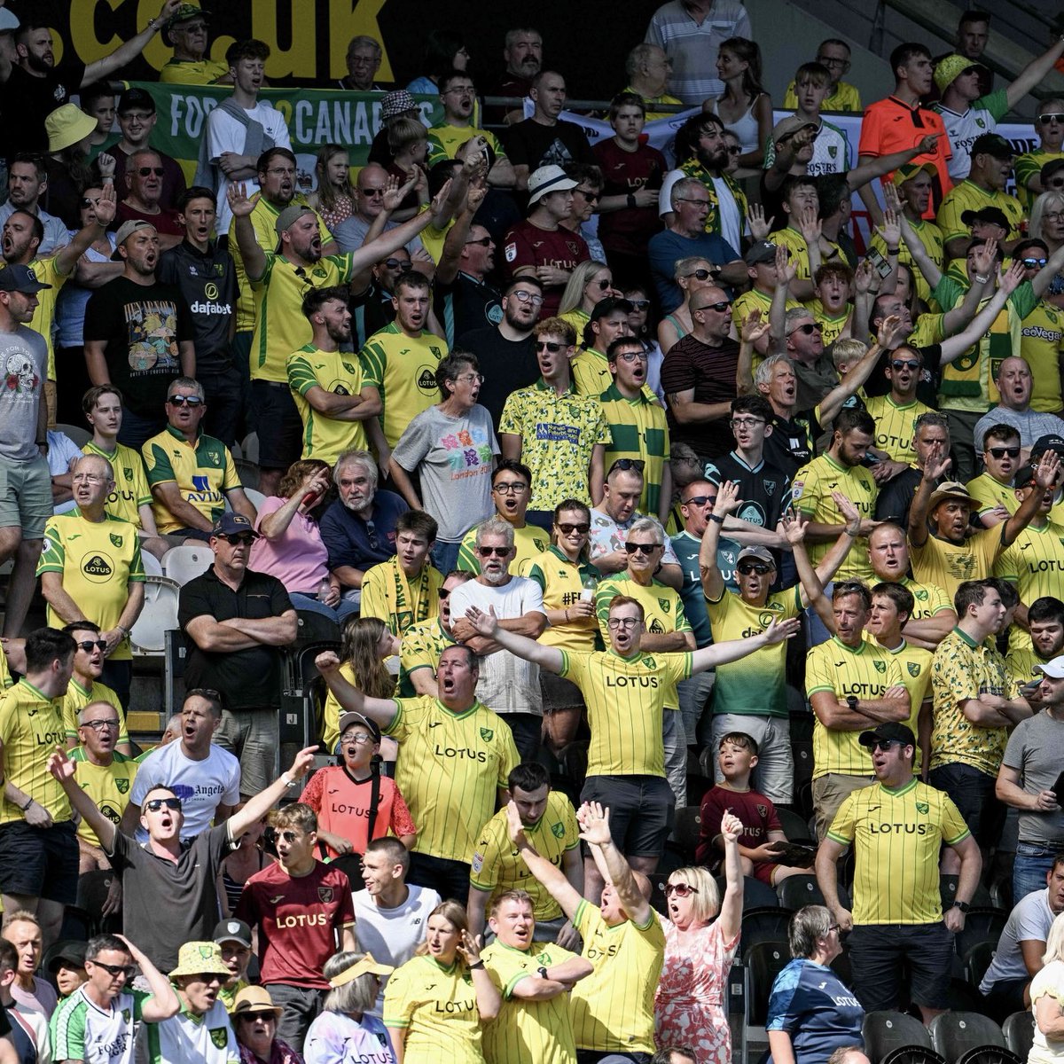 secondtierpod's tweet photo. Current EFL clubs who haven’t had a league attendance dip below 20,000 in the last 10 seasons (excluding Covid affected games):

Derby County
Leicester City
Norwich City
Southampton https://t.co/TqZiNlpVAg