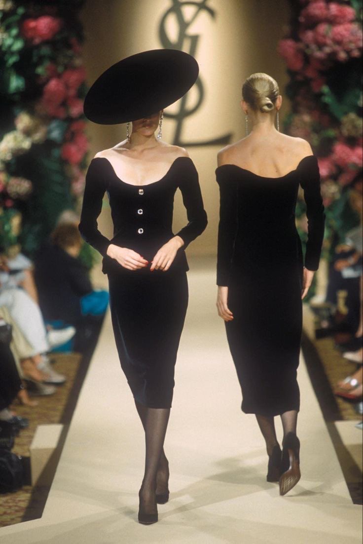 Yves Saint Laurent FW2001 haute couture