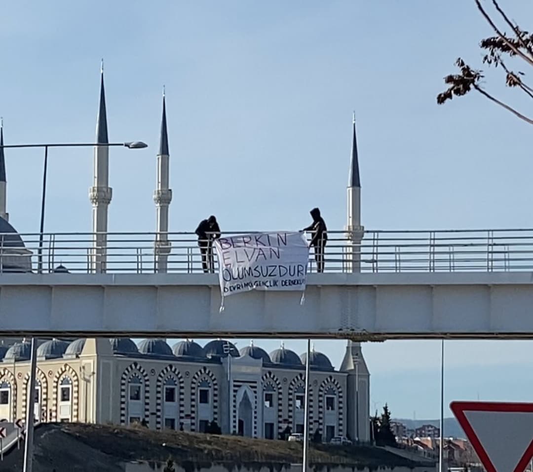 dgdcanakkale's tweet image. Eşitlik, adelet, özgürlük mücadelesinde 12 yıl önce Gezi'de kafasına isabet eden gaz kapsülü sonucunda sonsuzluğa uğurladığımız Berkin'i unutmadık, unutturmayacağız.
Katilini de emri vereni de tanıyoruz. Elbet hesap soracağız, bu hesap mahşere kalmayacak!
BERKİN'İN KATİLİ…