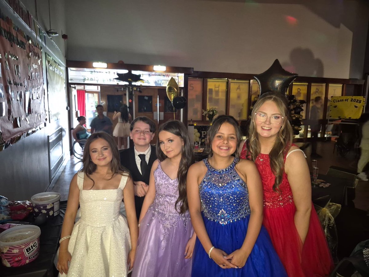 StFrancis_PS's tweet photo. #Prom25 🤎💛🤎💛 https://t.co/C29Eg3IVpD