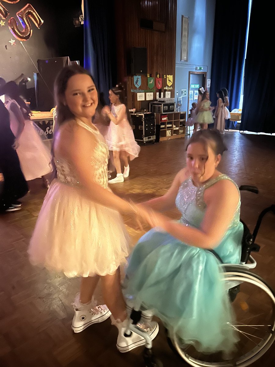 StFrancis_PS's tweet photo. #Prom25 🤎💛🤎💛 https://t.co/C29Eg3IVpD