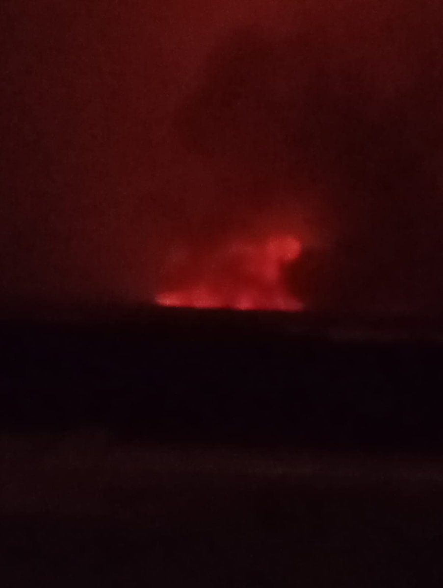 Batallont15's tweet photo. #Cáceres | Declarado un incendio forestal entre Campo Lugar y Madrigalejo.
Pendientes de confirmación oficial, estas son las imágenes que nos llegan.
Activados medios del #PlanINFOEX. https://t.co/VcH158BnFF