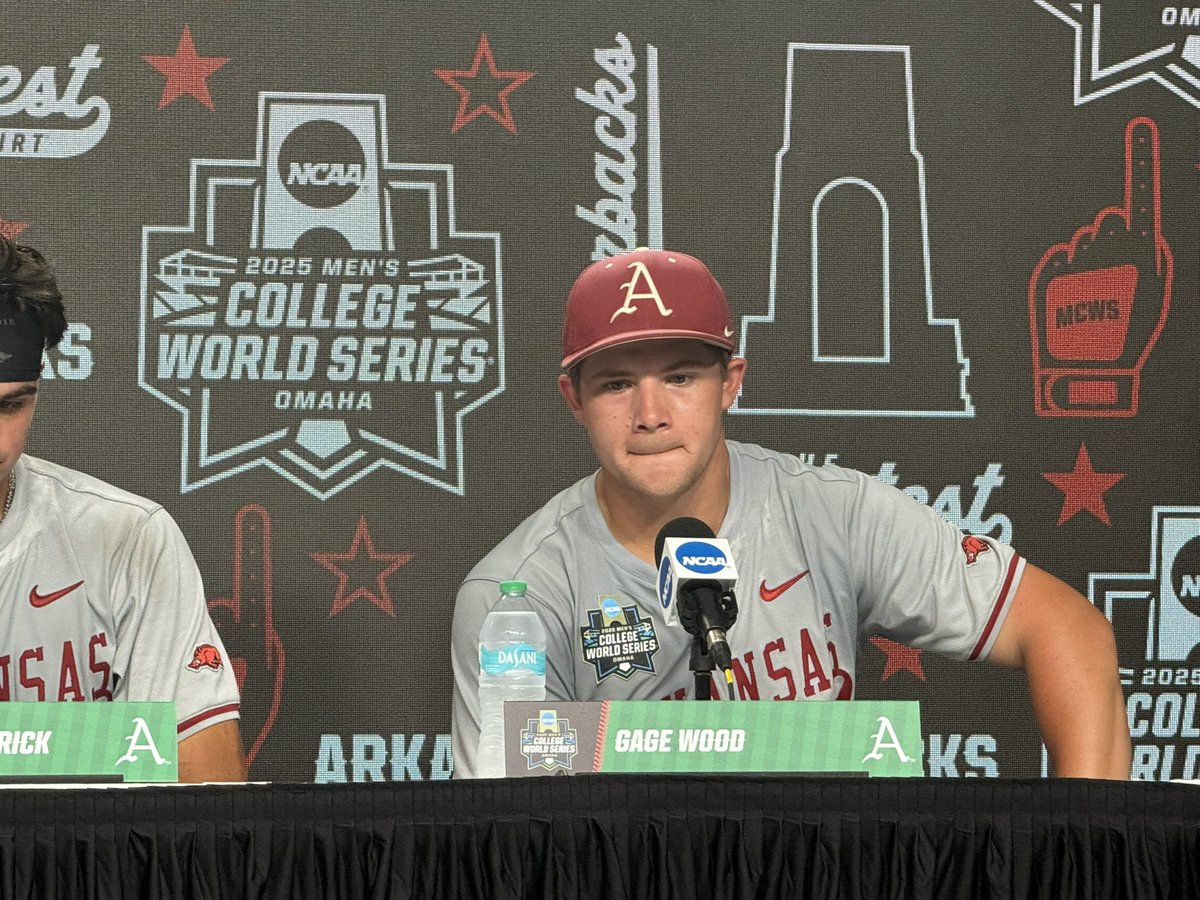 Gage Wood says he gave his
dad the ball and told him “Happy late Father’s Day”. 
♥️