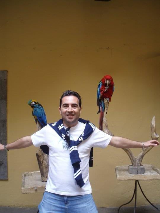 cesarvizcaino's tweet image. Un año ya sin mi amigo.
Cumplíamos el mismo día, siempre fue un referente para mi, consiguió llegar ser periodista lo que yo nunca pude lograr.
Muchos buenos ratos y lecciones de vida y periodismo.
Periodista de raza de los que casi no quedan.
Siempre en el recuerdo