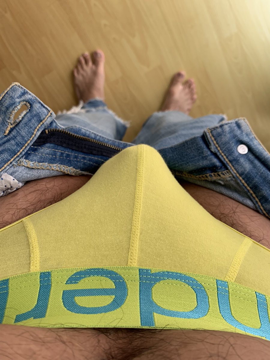 lesterbeliw's tweet photo. No son floresโฆ Son calzones amarillos ๐๐ฅต๐ฅ๐ฎโ๐จ
#Rounderbum #Brief #Bikini #Bulge https://t.co/n5Tpp841Tl