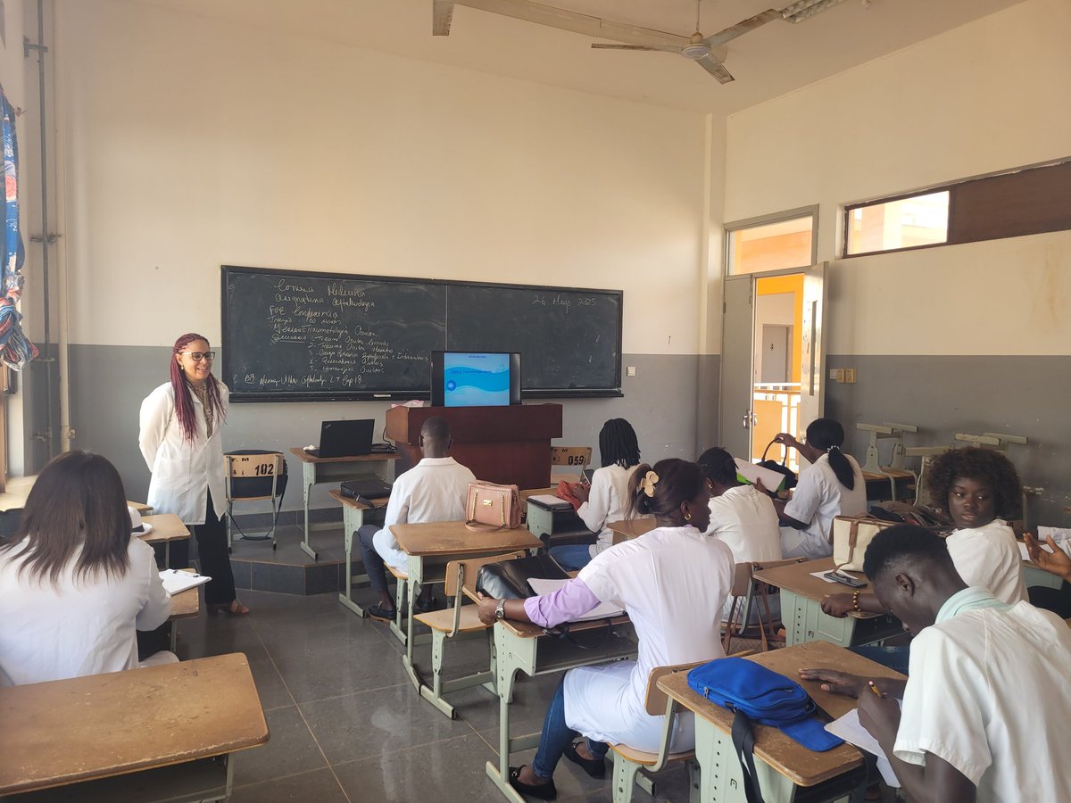 Resistimos huracanes, epidemias, guerras y carencias.
Pero no dejamos de cumplir con nuestro deber: sanar, donde sea necesario. #CubaSalva #BMCGuineaBissau #VamosPormás #CubaCoopera <a href="/WongCorrales/">Luis Armando Wong Corrales</a> <a href="/TaniaMCruzHdez/">Dra.Tania Margarita Cruz Hernández</a> <a href="/BrunoRguezP/">Bruno Rodríguez P</a>  <a href="/cubaengb/">Embajada de Cuba en Guinea Bissau</a> <a href="/DiazCanelB/">Miguel Díaz-Canel Bermúdez</a>   <a href="/Colaboracionqba/">Unidad Central de Cooperación Médica 🇨🇺</a>