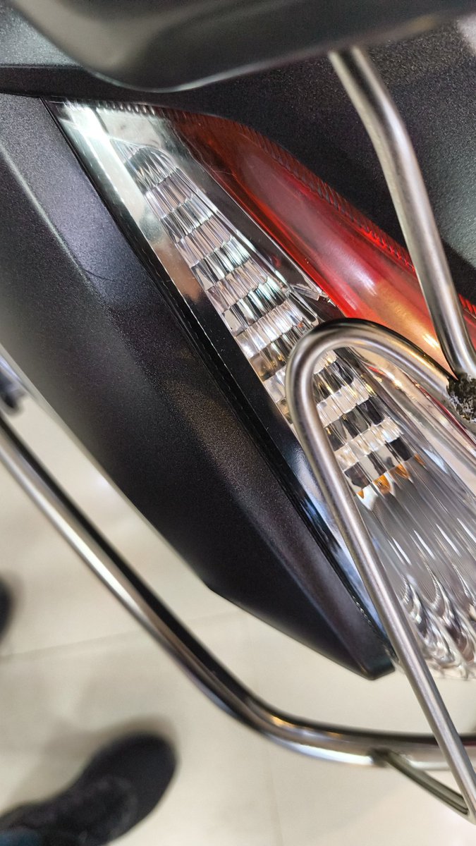Jitesh_92's tweet photo. Complaint-Honda Activa 125 Delivery Issue
Booked #HondaActiva125DISC on June 12 (₹50,000 paid), promised delivery by June 16. On delivery, found 3 scratches &amp; a defective taillight. #HondaIndia #CustomerExperience

@honda2wheelerin
@honda2wheeler_ind @HondaInNews @Honda_India https://t.co/KfKn6pJGaz