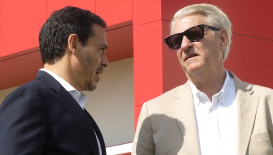 La Sevilla Futbolera 🟢⚽🔴 (@lasevillafut) on Twitter photo 📻 Informan en <a href="/elpelotazocsr/">El Pelotazo</a>, que la información que se dió sobre las dudas de Antonio Cordón al ver la situación del Sevilla, NO es cierta. Sabía perfectamente donde se metía. Confía que va a ser capaz de revertir la situación de la entidad, está muy ilusionado. 📻 Informan en <a href="/elpelotazocsr/">El Pelotazo</a>, que la información que se dió sobre las dudas de Antonio Cordón al ver la situación del Sevilla, NO es cierta. Sabía perfectamente donde se metía. Confía que va a ser capaz de revertir la situación de la entidad, está muy ilusionado.