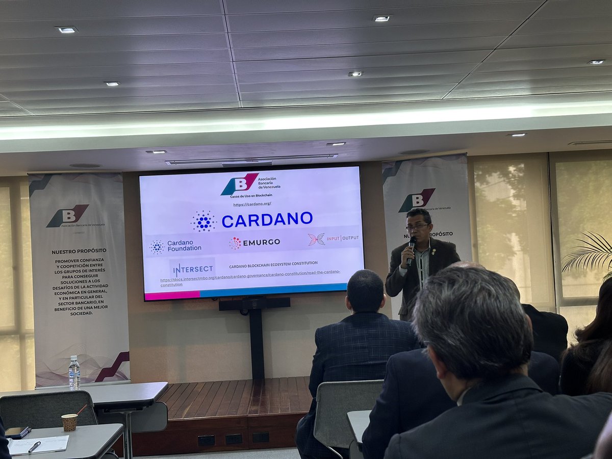 Space4Build's tweet photo. El seminario convocó a empresas🏦 , medios de comunicación🎥, reguladores👩🏼⚖️, consultoras 🧑🏻💻y sector publico 👨🏻💼 del más alto nivel.
Ponentes de primer nivel explicaron casos de uso de #blockchain desde el enfoque de la tecnología 💻
Veamos los asignados a #Space4Build 😉 https://t.co/GRi6gb3rCo