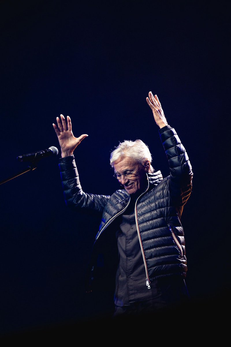 caetanoveloso's tweet image. Foi por aqui que pediram mais datas em festivais?
Vem aí mais shows para vocês! No dia de 17 agosto estaremos em Vila Velha, no Espírito Santo 👉🏼❤️
Nos vemos lá?
#CaetanoVeloso #MPB #Musica #CaetanoNosFestivais