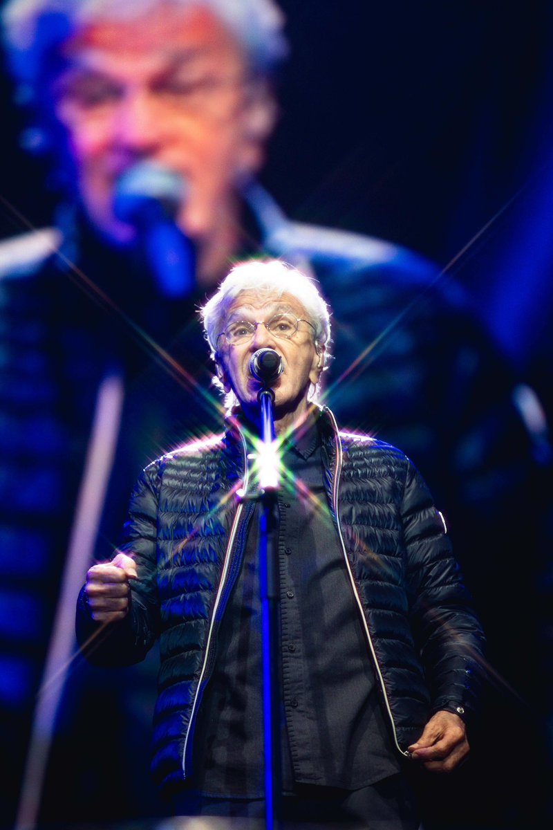 caetanoveloso's tweet image. Foi por aqui que pediram mais datas em festivais?
Vem aí mais shows para vocês! No dia de 17 agosto estaremos em Vila Velha, no Espírito Santo 👉🏼❤️
Nos vemos lá?
#CaetanoVeloso #MPB #Musica #CaetanoNosFestivais