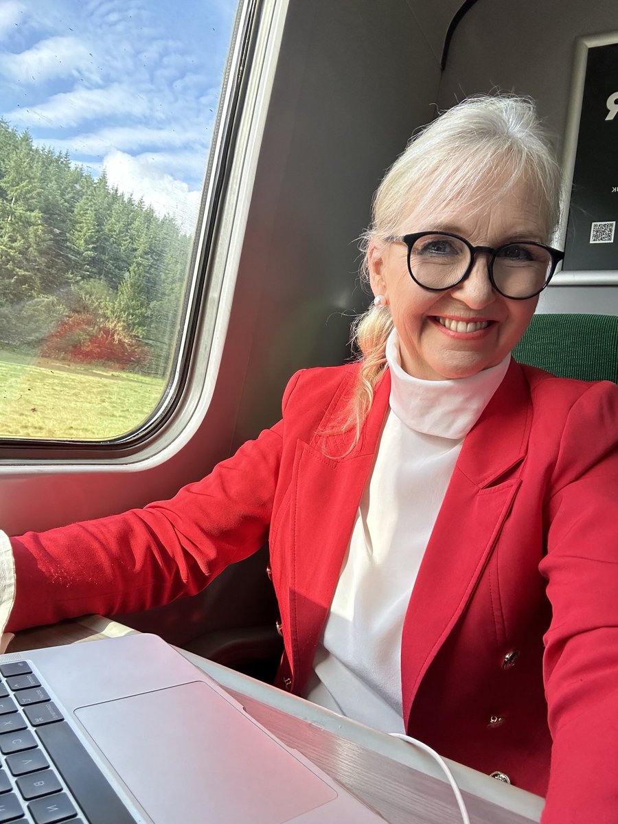 HelpForMovers's tweet image. It’s that time! Fellow military spouses on the move - dont forget to sort your broadband early! 

No WiFi = no Netflix, no quick “where’s the nearest pizza?” searches! 

Does your removal company give you a moving guide? If not, order ours! 

#MilitaryMove #ForcesFamily