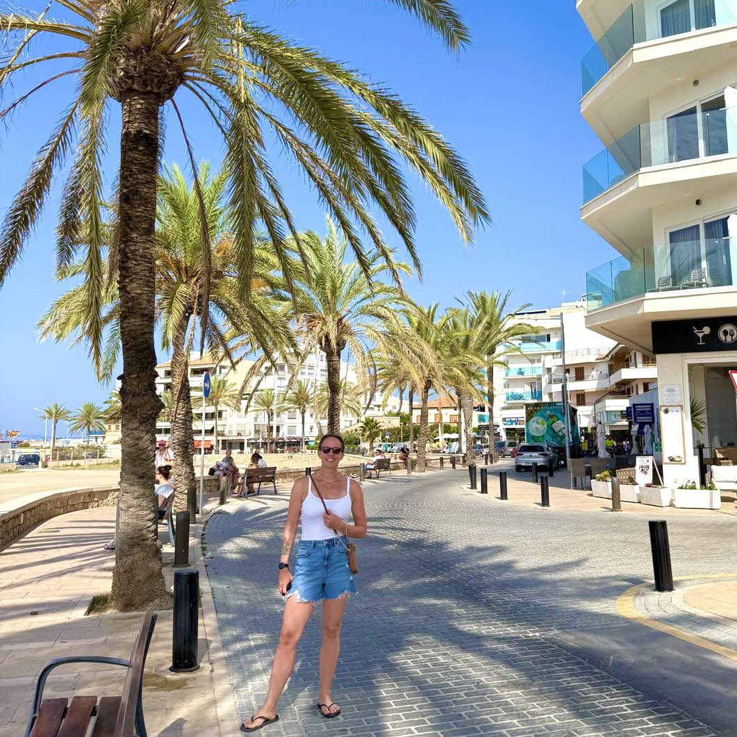 JUST got back from Majorca. You know what that means?! SECOND international retro game hunt drops on Thursday. Bikinis 👙 and video games at the ready