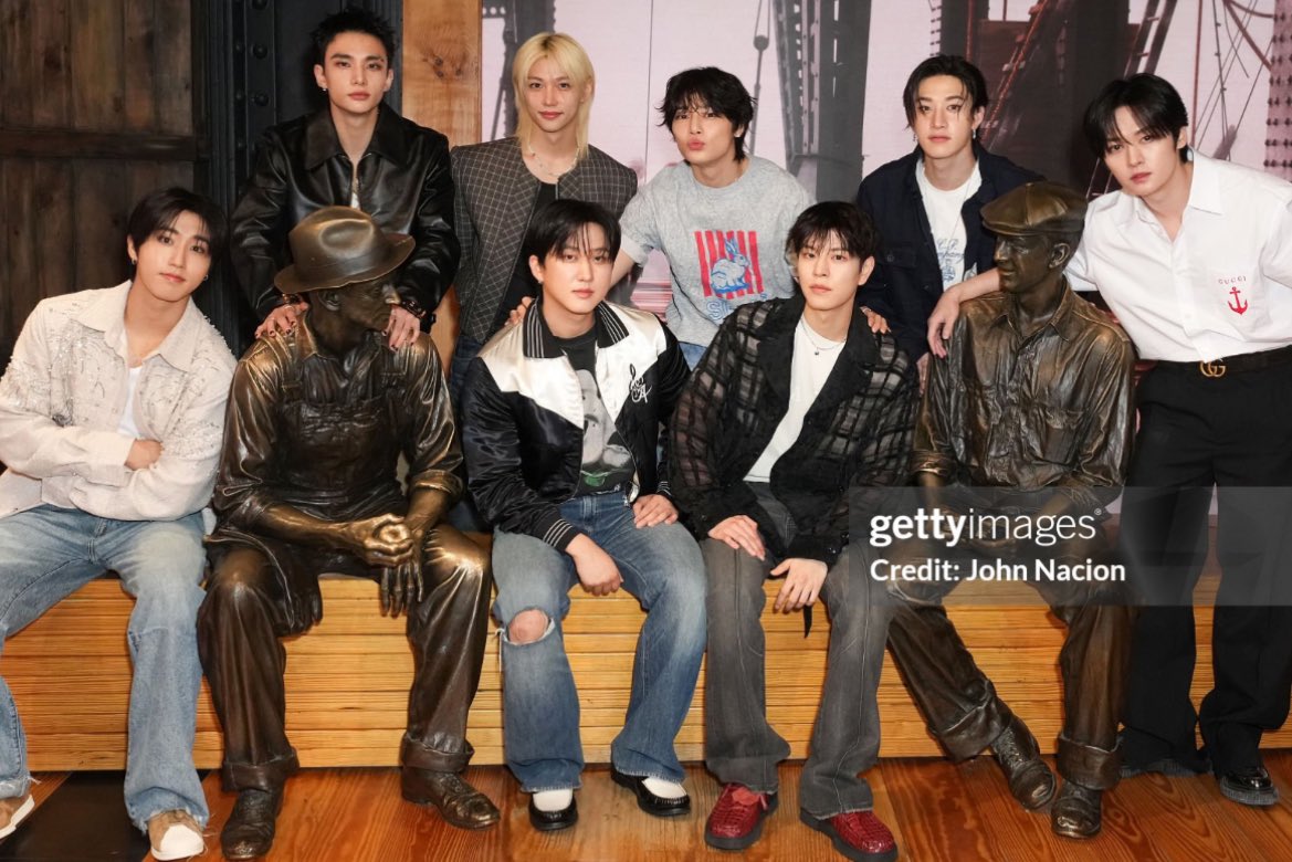 skzpopbase's tweet image. #StrayKids looks amazing in new released photos at the Empire State Building (via Getty Images)🏙️