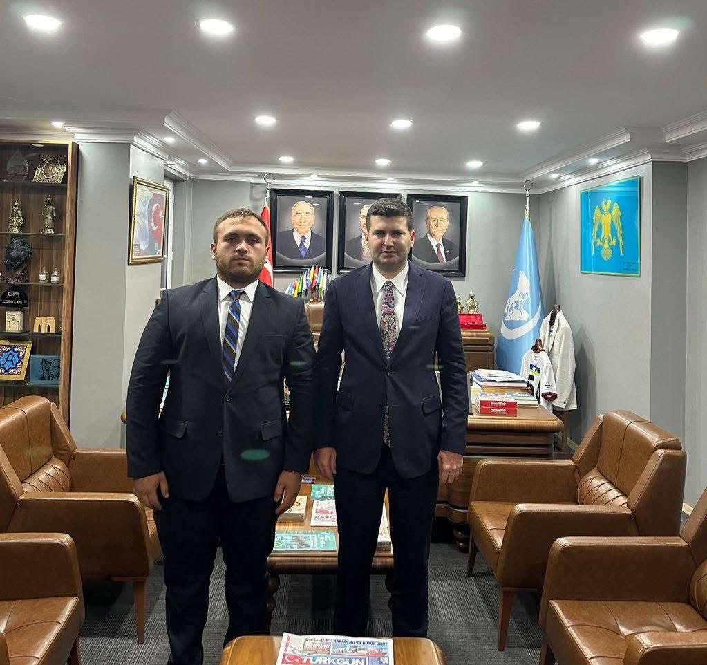 Sayın Genel Başkanımızın dostuna dost, düşmanına düşmanız !

Bu yolda kararlılıkla yürüyor, safları sıklaştırıyoruz !

<a href="/ayyildirim1/">Ahmet Yiğit Yıldırım</a>