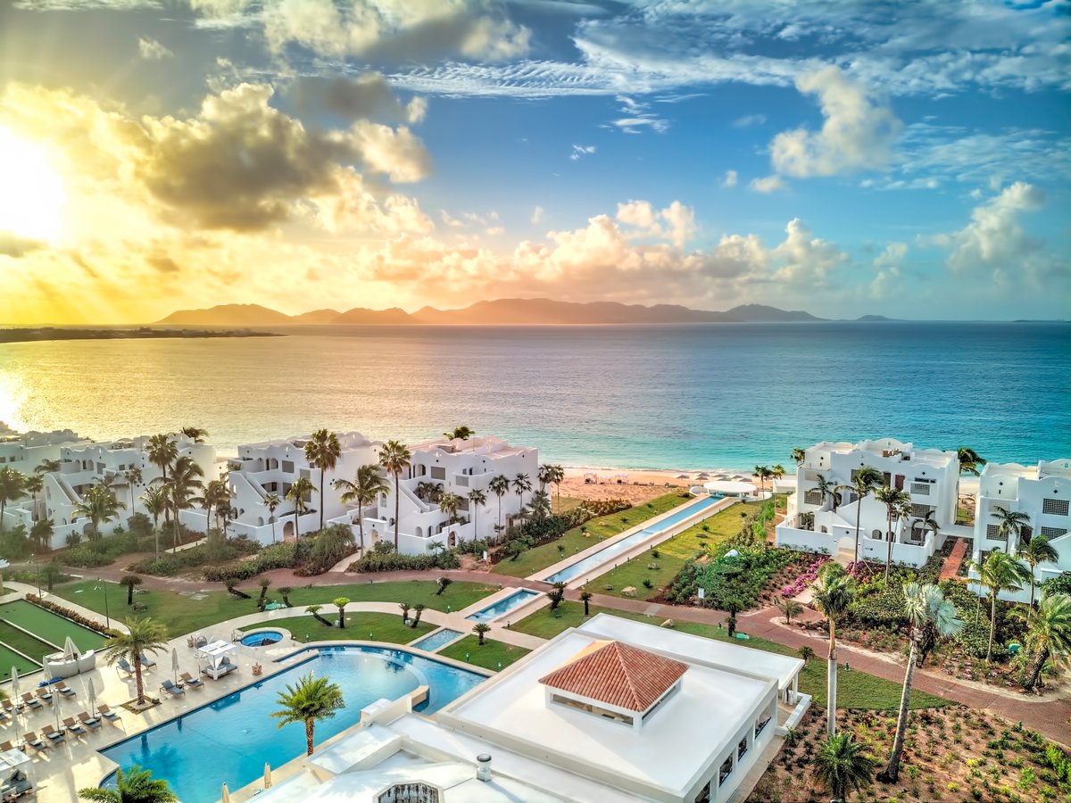 Aurora Anguilla Resort &amp; Golf Club features 2.5 miles of beachfront on 300 acres, a fleet of private planes, holistic Sorana Spa, 18 holes of world-class golf, 7 restaurants and bars, and more. #PerkAlert #luxury #resort 
fivestaralliance.com/luxury-hotels/…