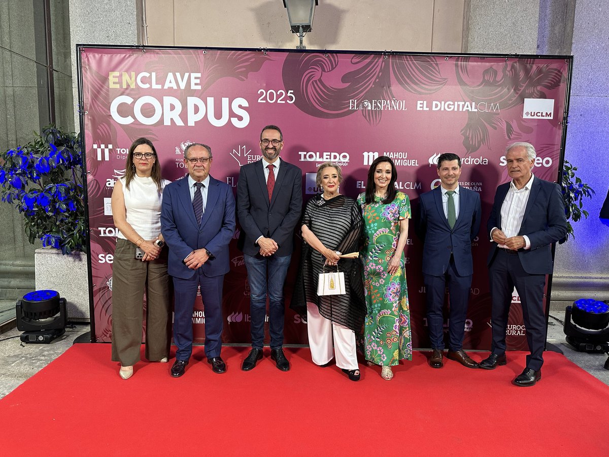 jaruiz45's tweet photo. Hoy he asistido al #EnClaveCorpus, una cita que marca el inicio de una semana grande en Toledo. Desde el Gobierno de #CastillaLaMancha, felicitamos a #ElDigitalCLM y #ElEspañolCLM por este encuentro y su labor periodística en la región. https://t.co/lsjrQq4wpd