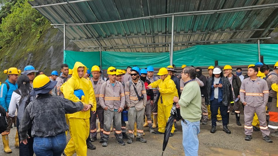 MintrabajoCol's tweet photo. 📍Hoy, desde la Dirección Territorial Putumayo, se socializó la #LeyPensional con empleadores/as y trabajadores/as de la empresa Construcciones El Cóndor S.A., encargada de construir la variante Mocoa–San Francisco. https://t.co/b1xsGvsPFL