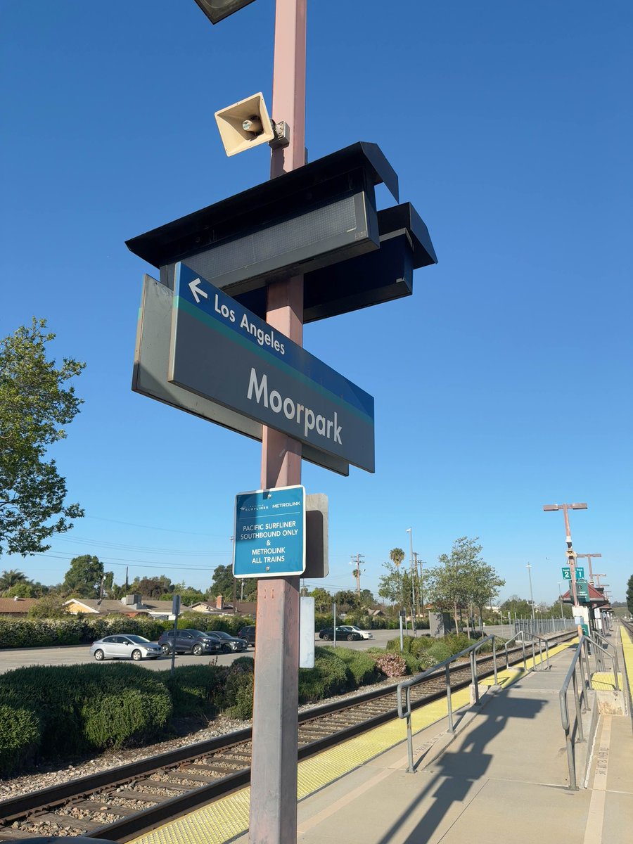 HVValleyExpress's tweet image. Go on a day trip with the Fillmore-Moorpark route to the Moorpark Metrolink Station and connect to LA County, including Union Station. Visit historic sites, museums or one of the many highly rated places to eat. Learn more at valleyexpressbus.org. #ValleyExpress #PublicTransit