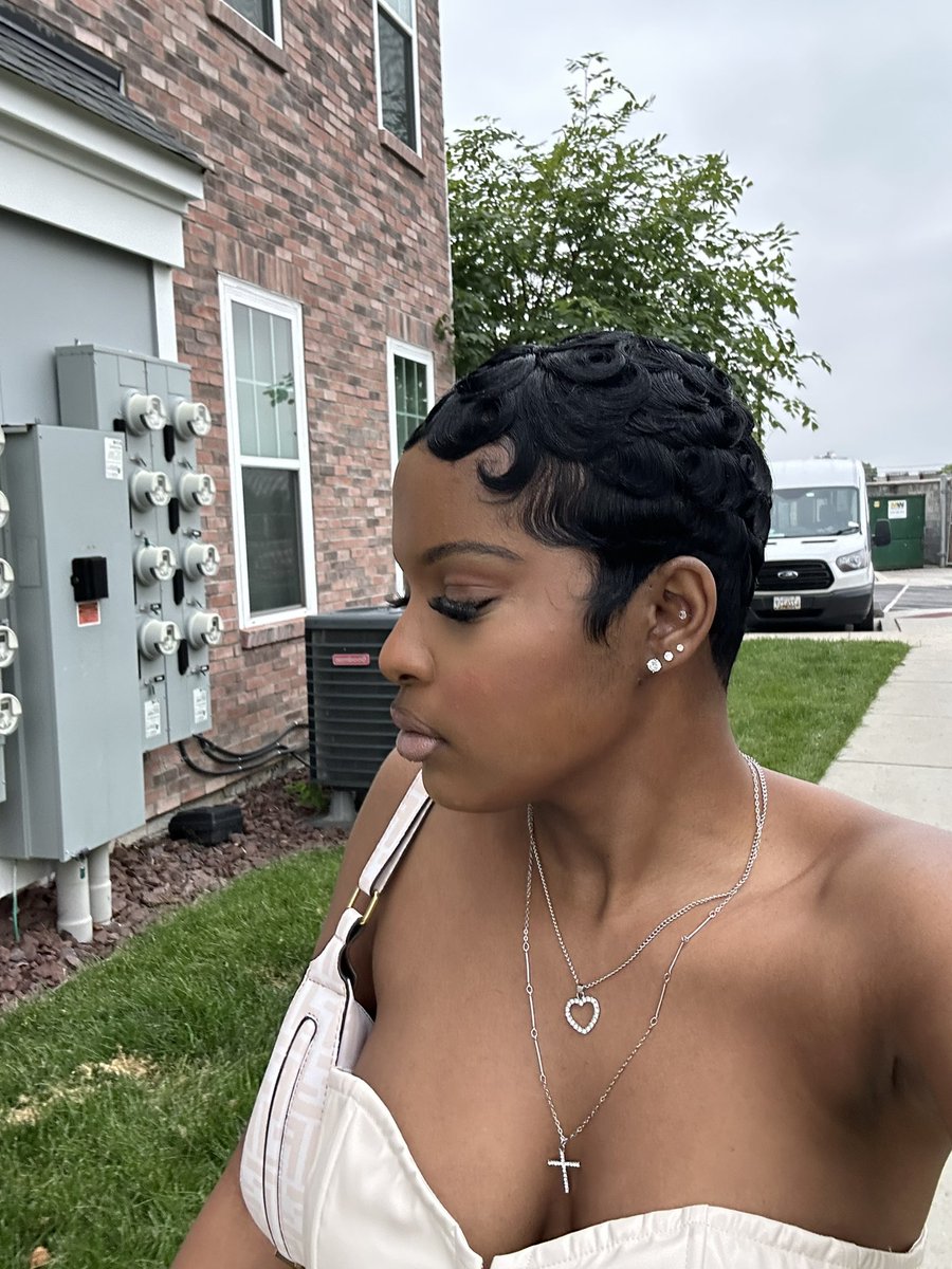 LivXxvi's tweet photo. Love a fresh pixie cut 💋 https://t.co/t9aVNgkMud