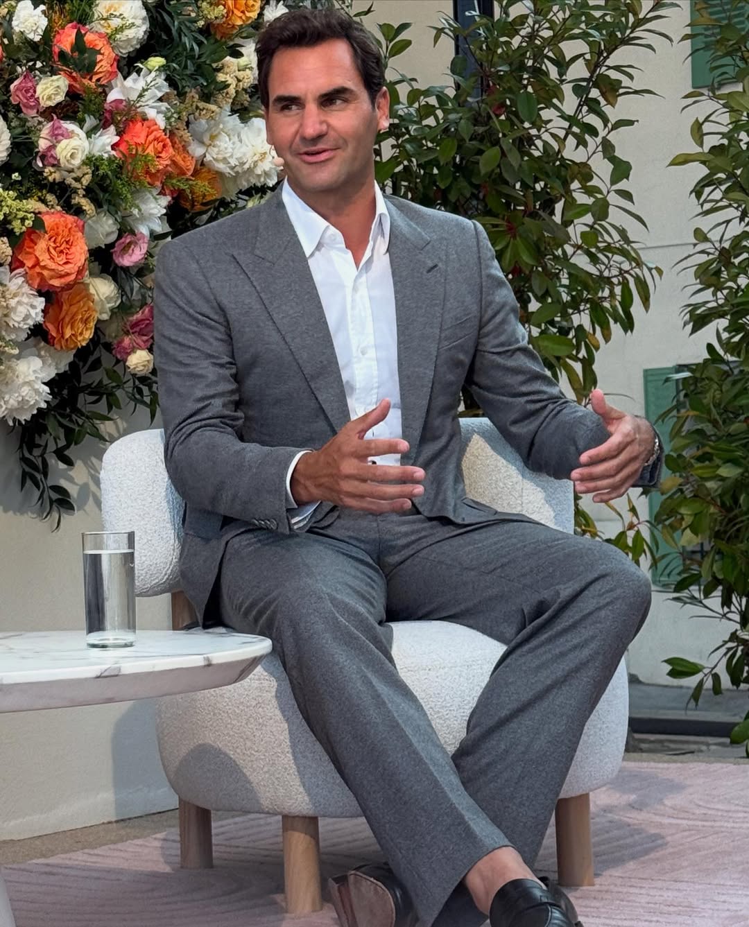 GtmHaACa0AYRFDy?format=jpg&name=large Roger Federer Just Crashed Cannes Lions 2025 — And No One Was Ready for What He Did With David Allison