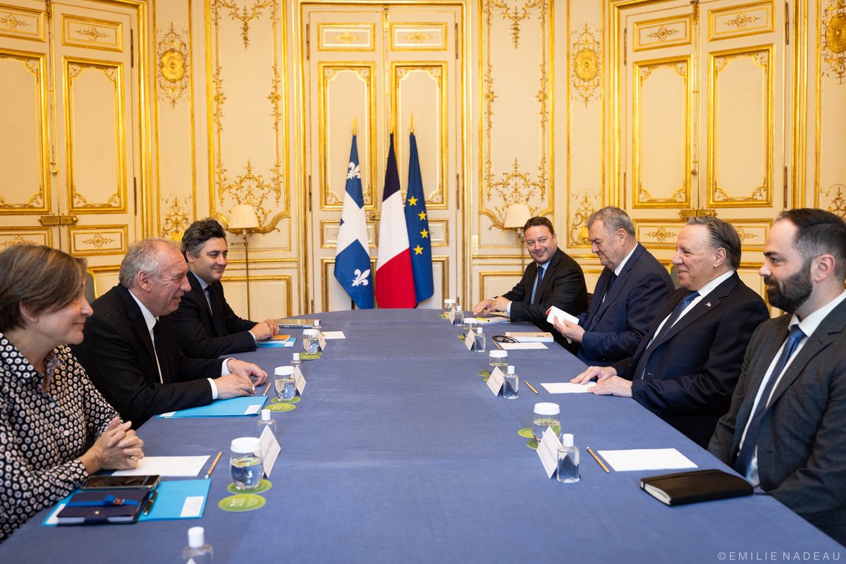 Le Premier ministre français, François Bayrou, a rencontré son homologue québécois, François Legault, le vendredi 13 juin.

Une déclaration conjointe a été signée afin de renforcer la coopération économique entre le Québec et la France.