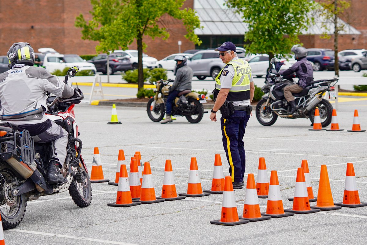 From community connection to friendly competition! 👮💪🏍️

We had a great time cheering on students and pulling our weight at École Coquitlam River Elementary's Tug of War game on Friday. We then took a sharp turn through the slow skills course at Saturday's Motorcycle Skills
