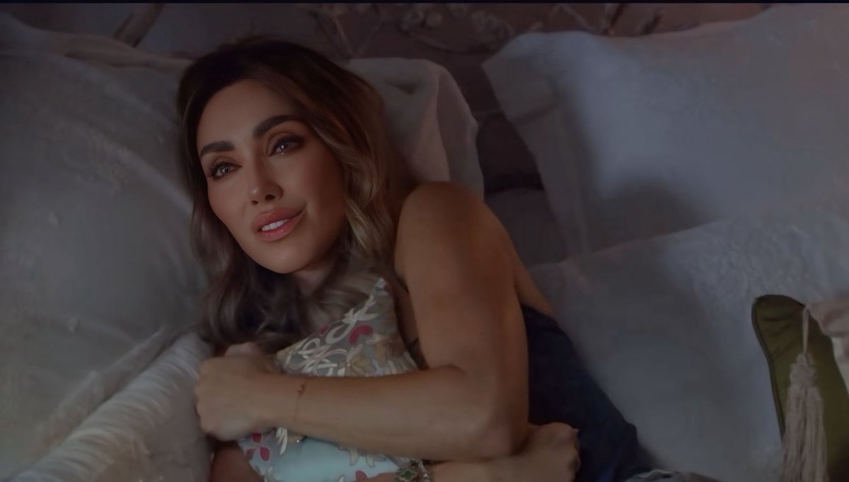 OskarOficial's tweet photo. Jajaja amo estoy caray. 
Me encanta @Anahi @karolg 

#TROPICOQUETA 20 de Junio

ANAHÍ X KAROL G https://t.co/R7WEbYCMcl