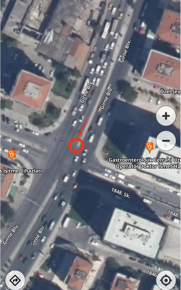 zarbota's tweet photo. @izmirhim @drcemiltugay Başkanım seçimden evvel güzergah üzerindeki başka bir çukuru kapatmaları 3 ay sürmüştü... İnşallah bu tweeti gorürsünüz. Yeni Girne caddesi 1848 sokağa dönüş cebi. https://t.co/QYL1Cf5ppg