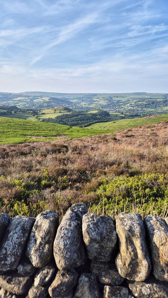 mazymixer's tweet photo. Loving these long, sunny evenings. 

#PeakDistrict https://t.co/iQ3Szj70HT