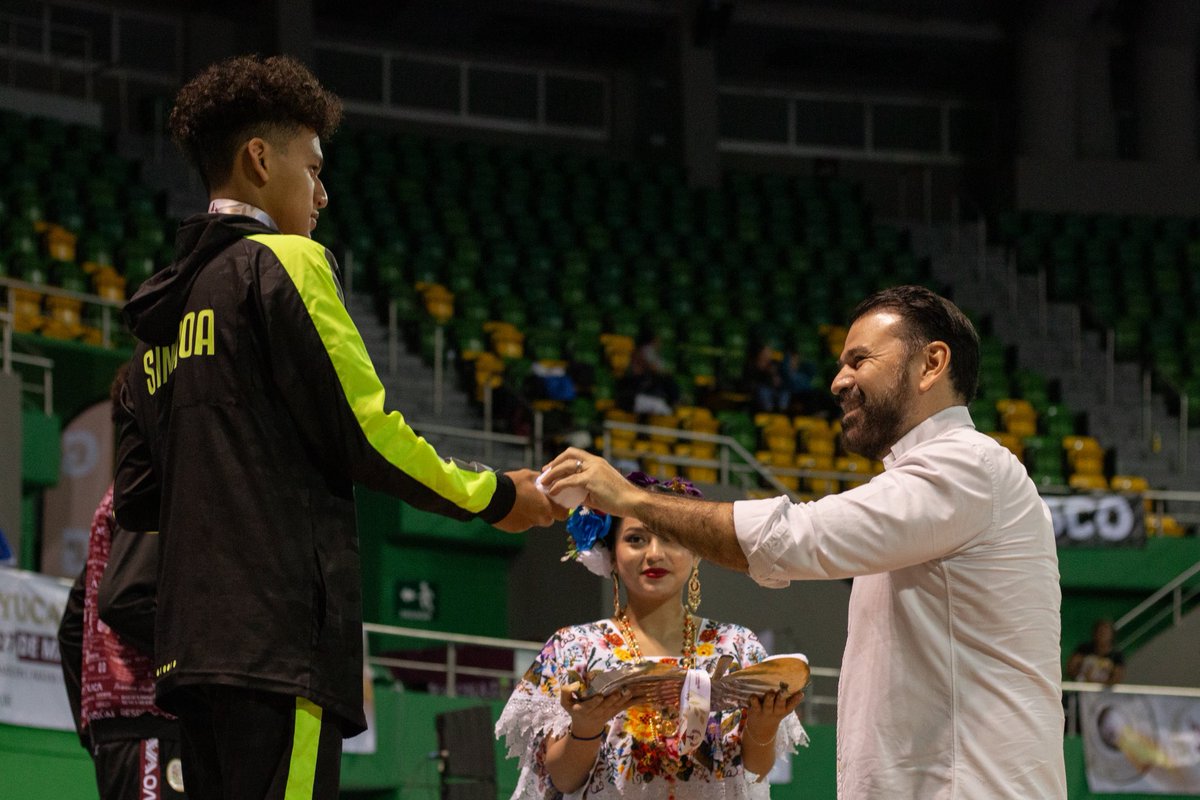 conadeoficial's tweet photo. La #CONADE acompañó las competencias de karate de la #OlimpiadaNacional en Yucatán, a través del Subdirector General, Guillermo Cortés, en representación del Director General, @Rommel_Pacheco.

Agradecemos @huachodiazmena, y al @IDEY_oficial por impulsar el talento en el deporte. https://t.co/FIx8xz1RrD