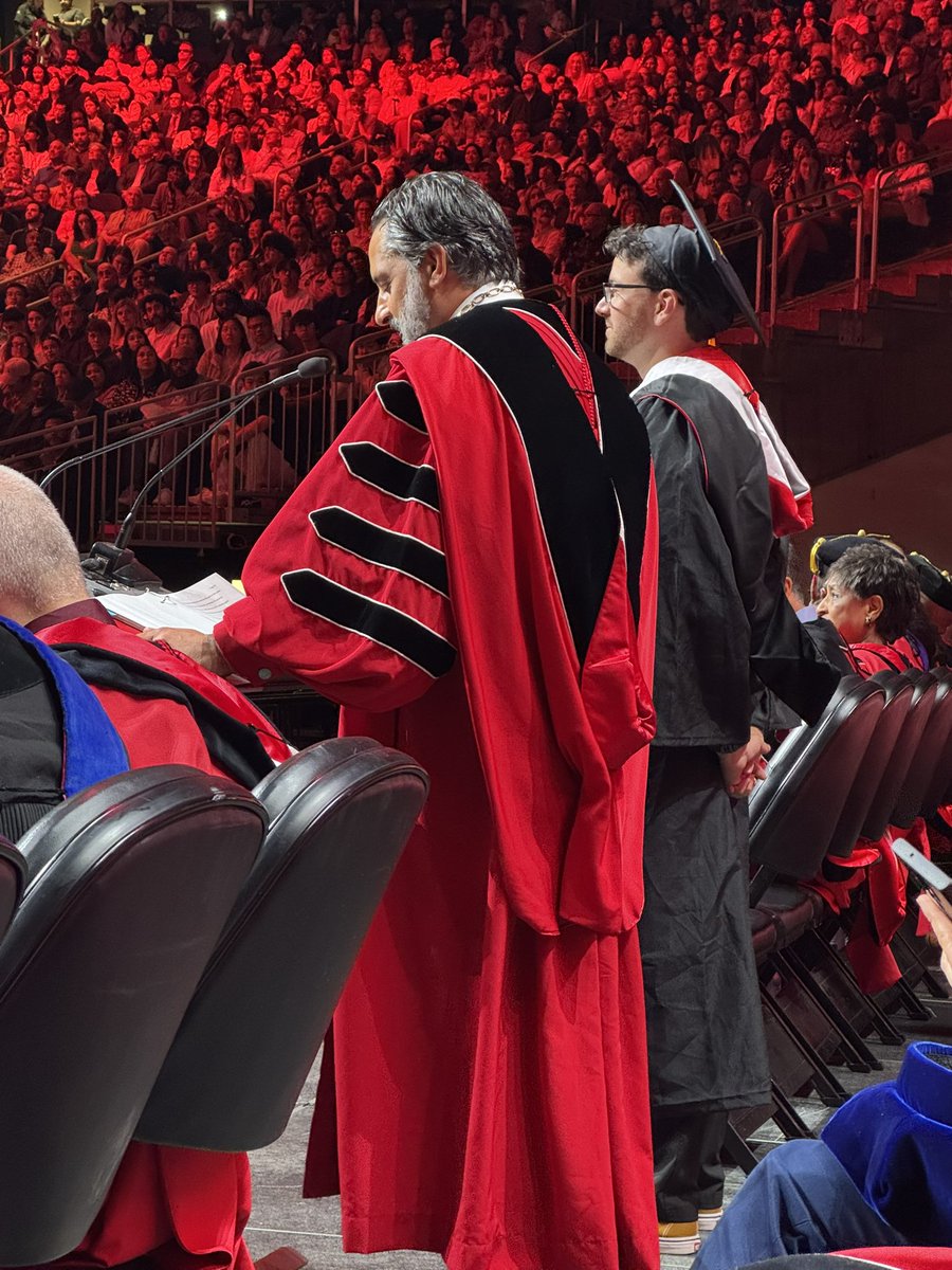 Congrats to the Class of 2025 President’s Award Winner, <a href="/GoSeattleU/">Seattle U Athletics</a> Swim SA Eric Thomure (gotta love the Platform Party photo ops!)